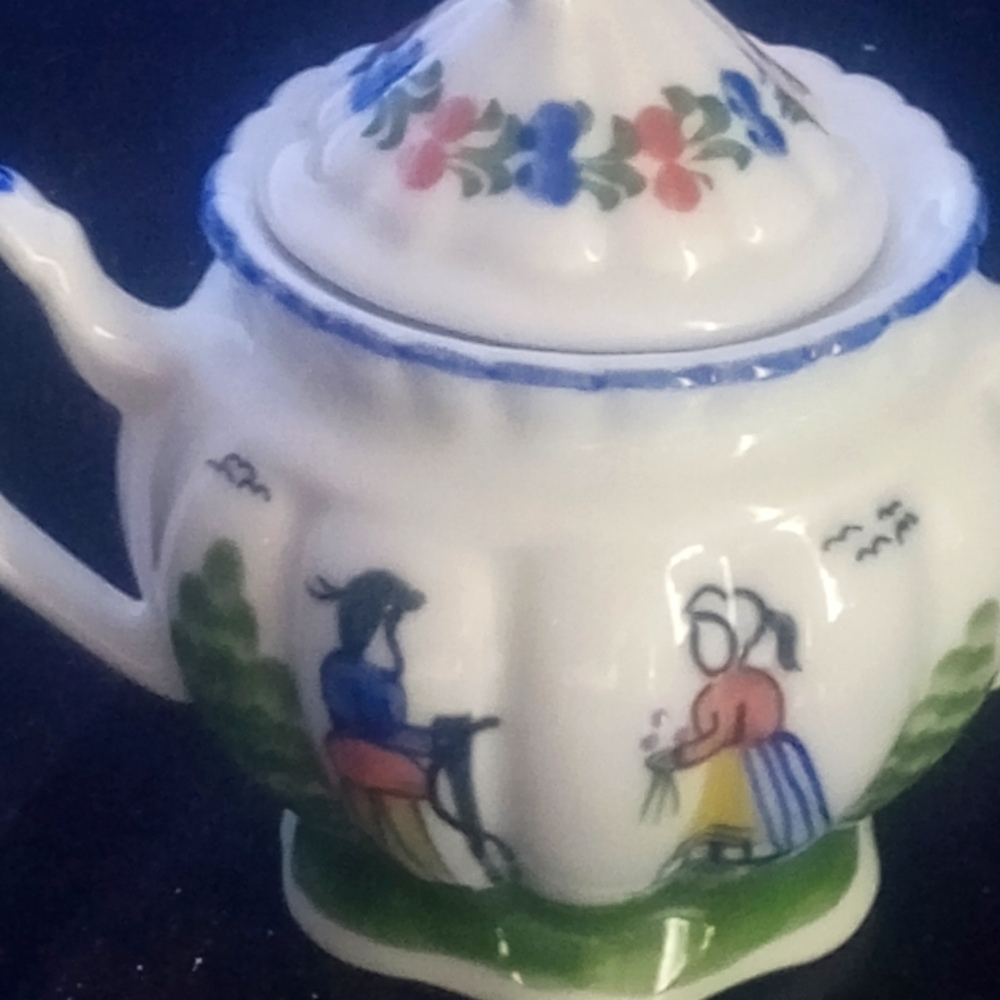 Antique Negatha Peterson Blue Ridge Miniature Tea set - Picture 2 of 3